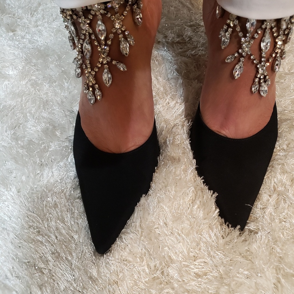 Shoes size 7